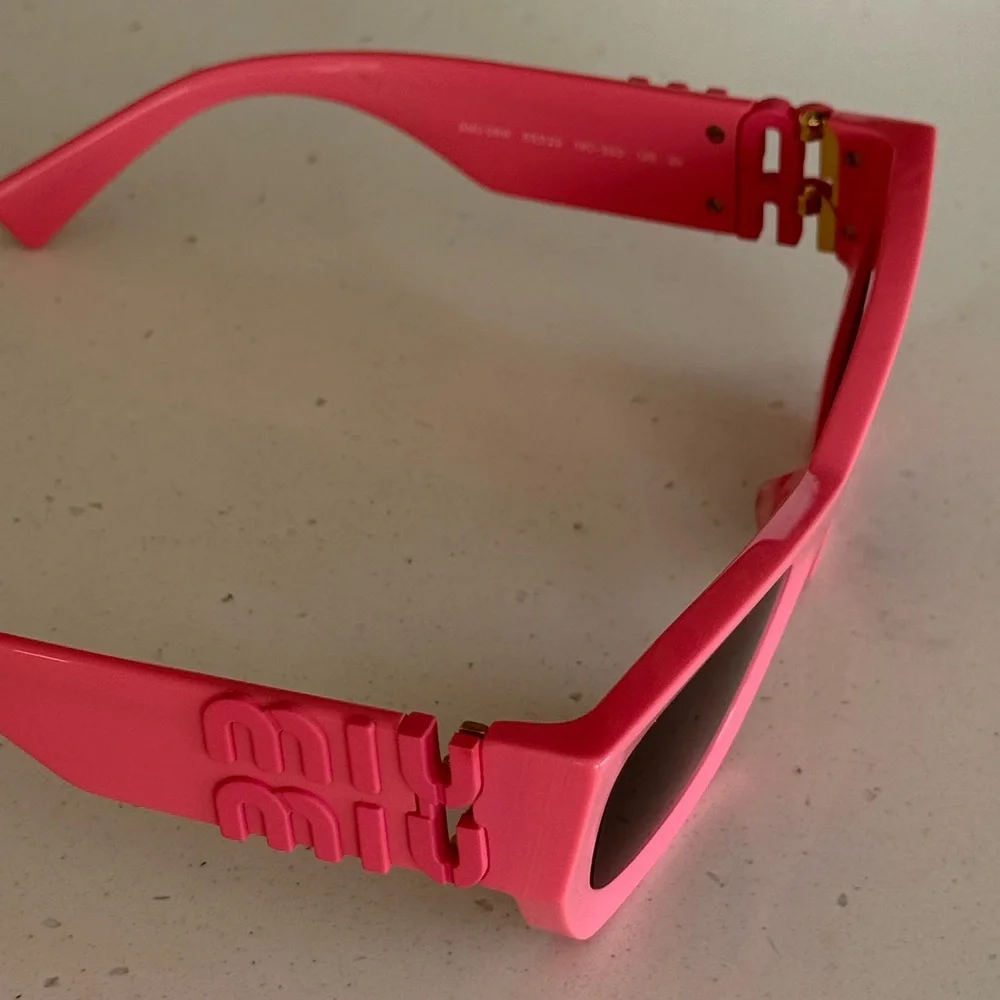 Miu Miu Eyewear Rectangle Frame Sunglasses Pink - Picture 11 of 12